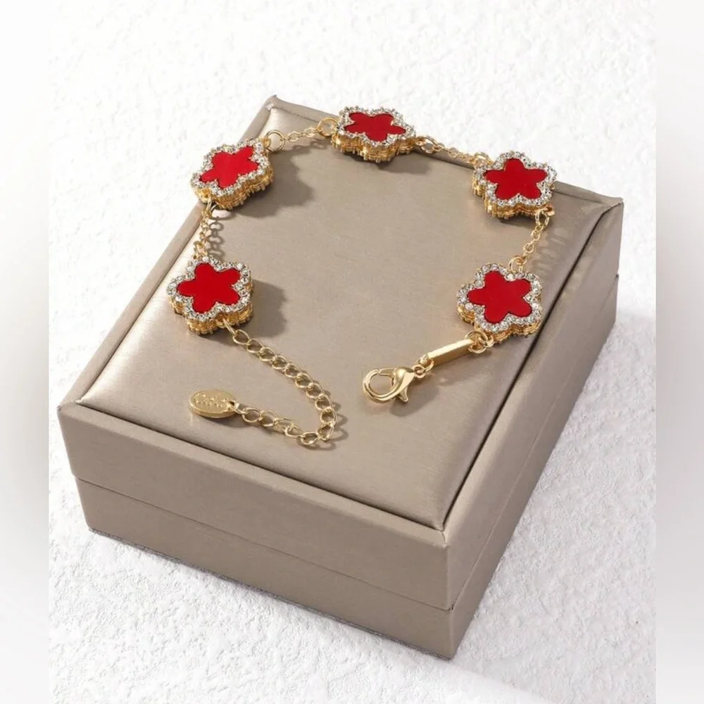 NWT Trends 5 Elegant Red Clover & cubic zirconia chain bracelet